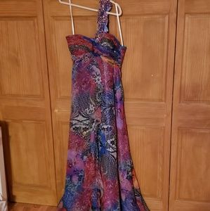 Fabulouss! By mac duggal size 14 prom dress.